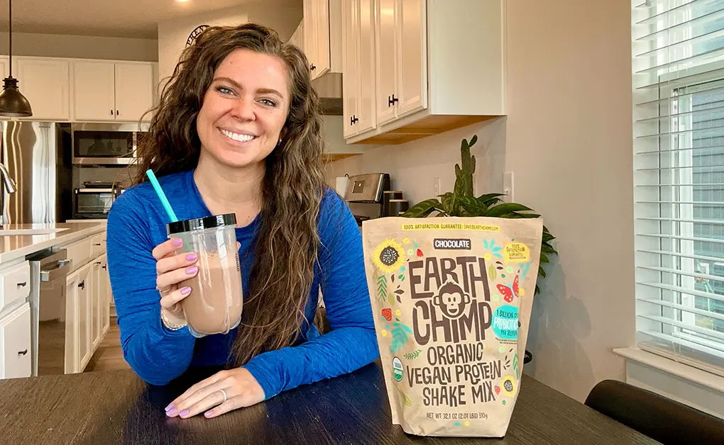 What Liquid to Mix With Protein Powder and Other Mix-Ins